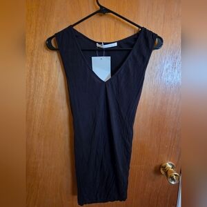 Black Sleeveless V-Neck Top